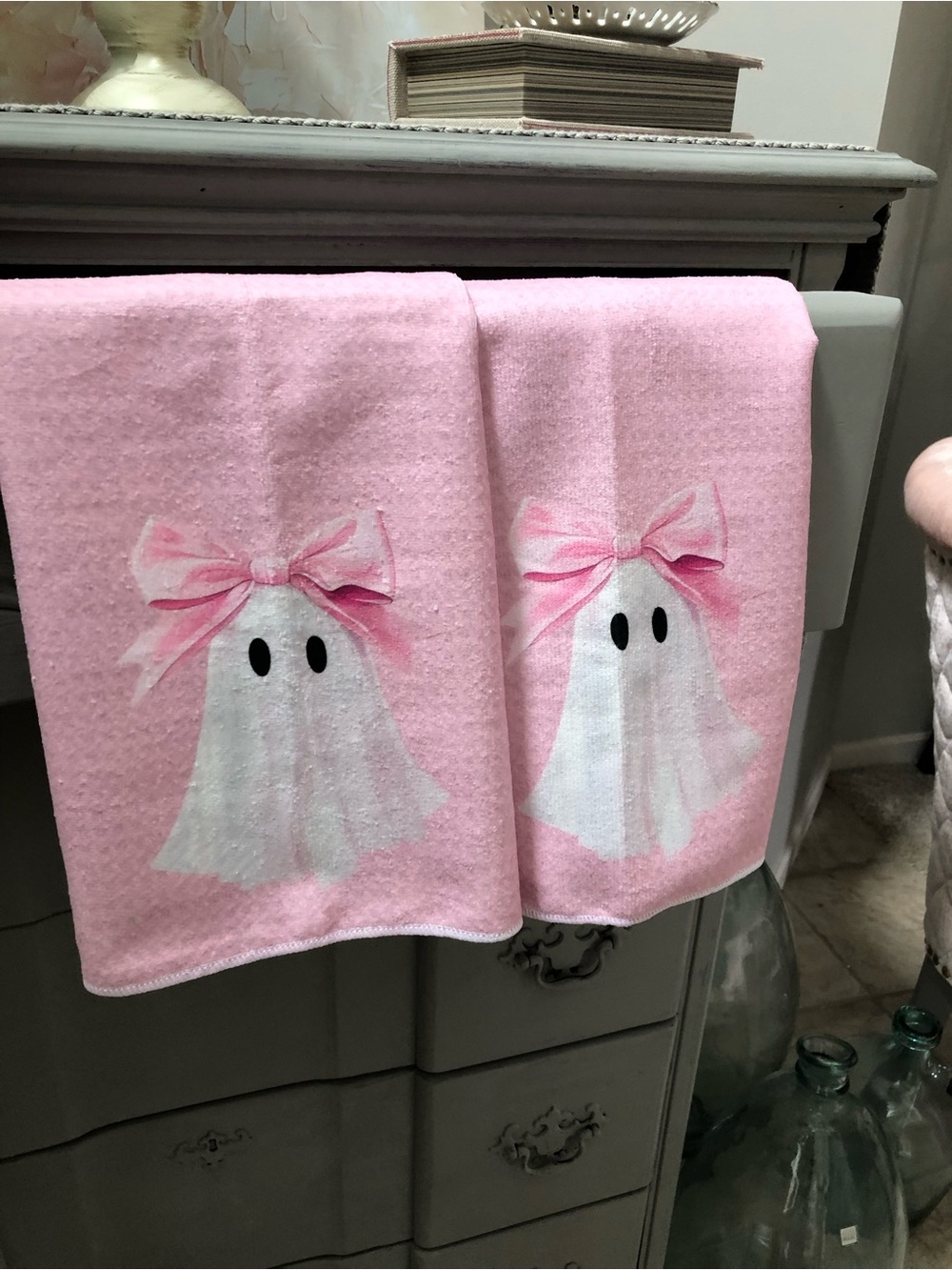 Pink Ghost Bow Embroidered Hand Towels - Cute Halloween Home Decor… - Picture 6 of 6
